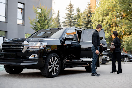 Airport Transportation NaBusiness Chauffeur Hire in Braintree, MAear Braintree, MA